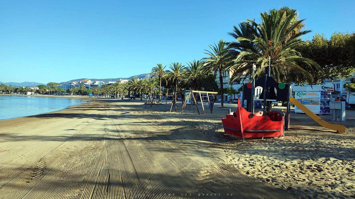 27 - Rosas - Paseo Maritime et Plage Nova.jpg